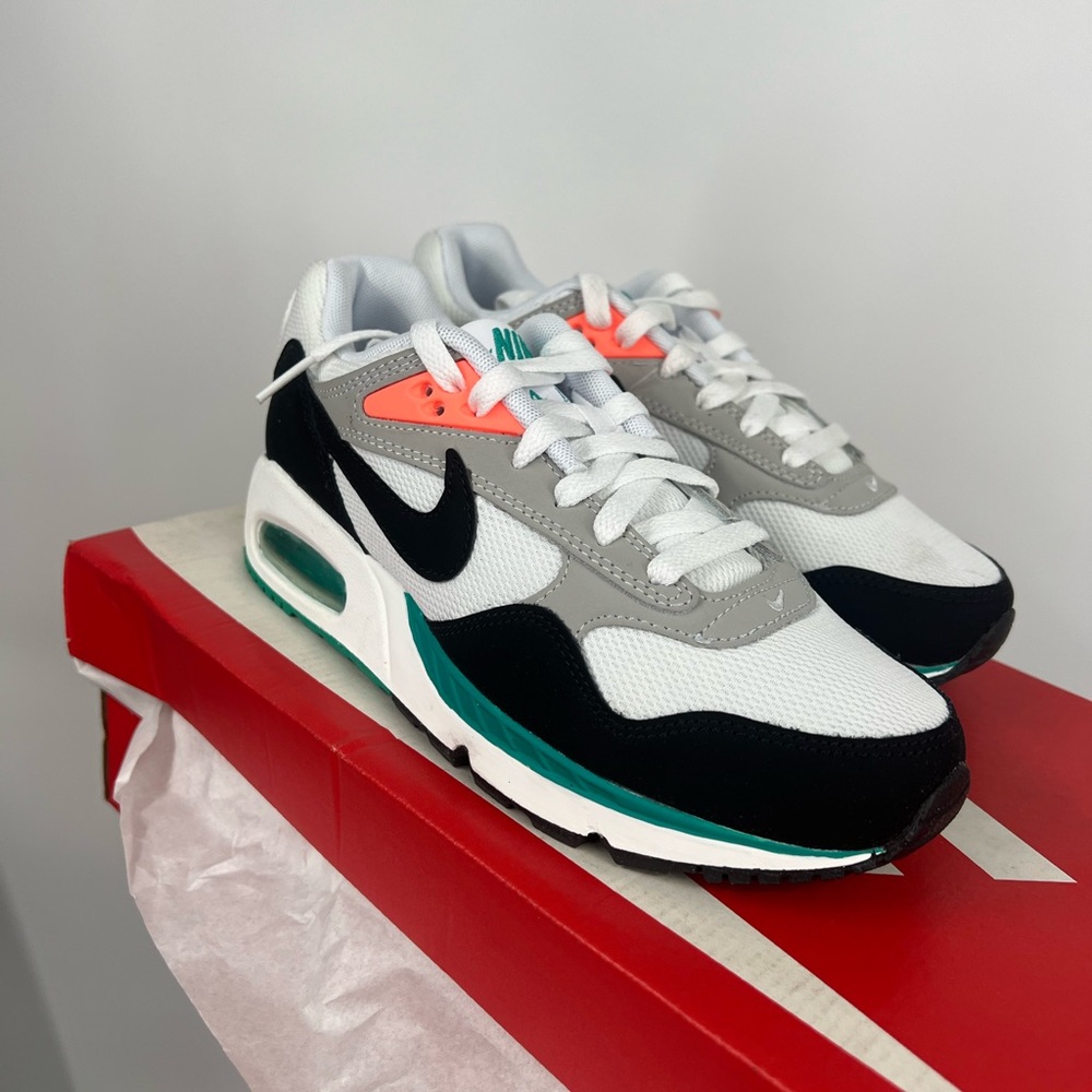 Nike Womens Air Max Correlate Size 6